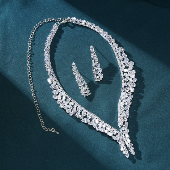 Super Flash Earring Necklace Set High-End Clavicle Chain Two-Piece Set Super Flash Earring Necklace Set High-End Clavicle Chain Two-Piece Set
