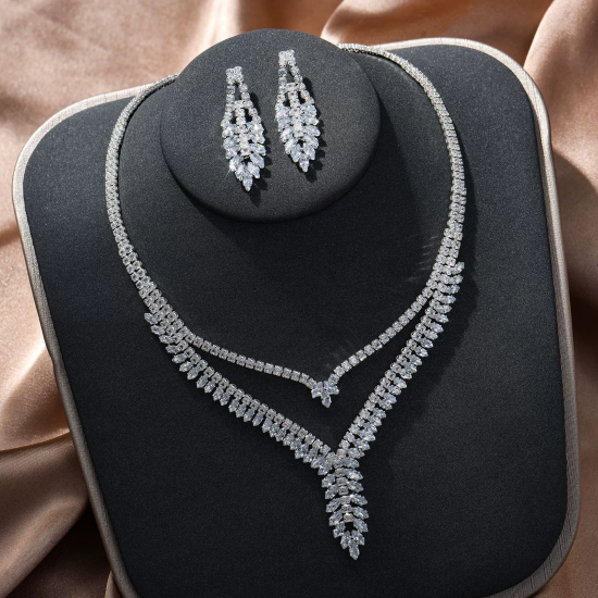 Luxury Rhinestone Necklace Earrings Leaf Set Water Drop Necklace Two-Piece Set Luxury Rhinestone Necklace Earrings Leaf Set Water Drop Necklace Two-Piece Set